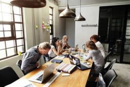 7 Ideas to Improve the Efficiency of Weekly Sales Meetings